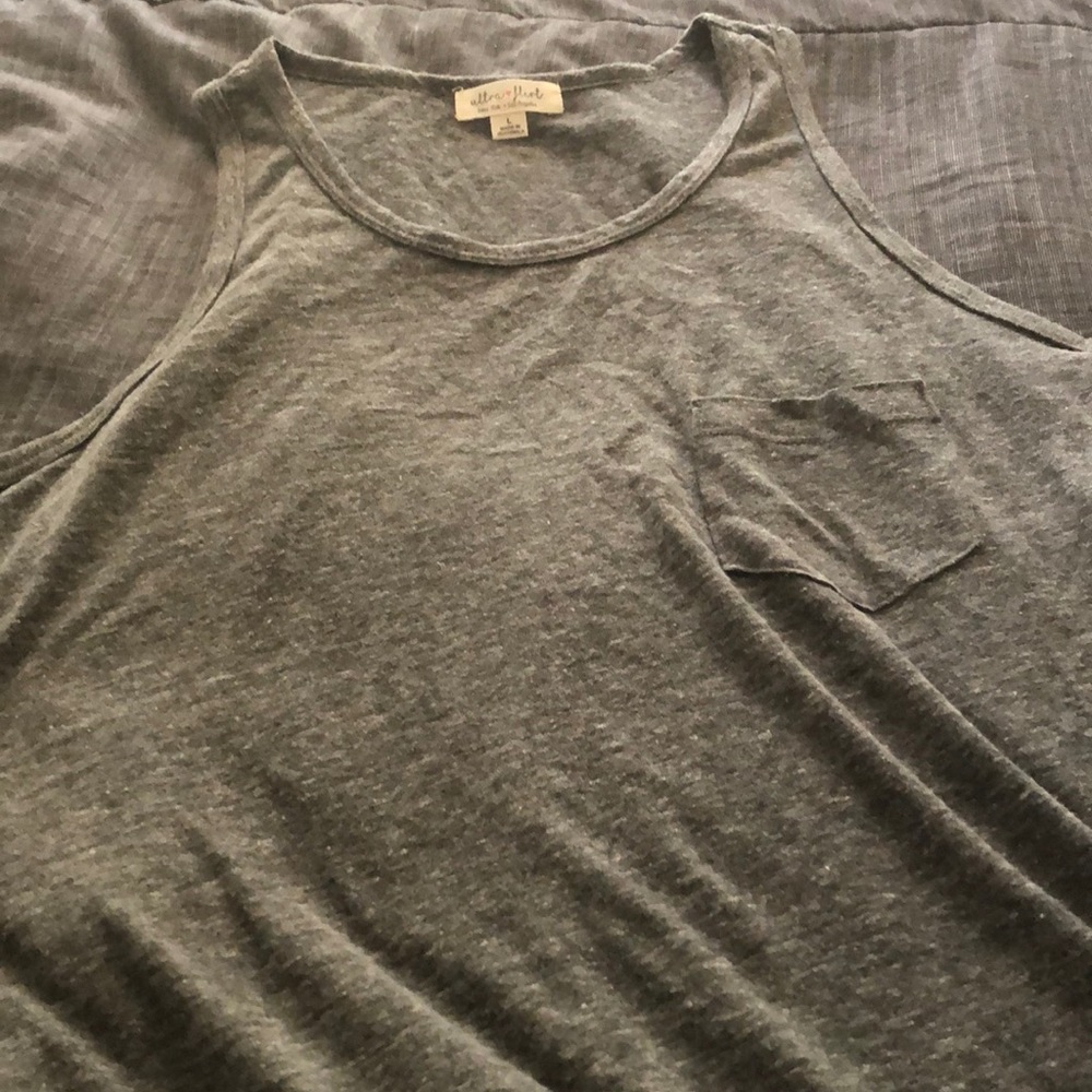 Grey Tank - Picture 4 of 5